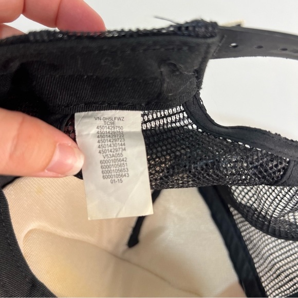 Vans Off The Wall Womens Tropical Hibiscus Floral Print Adjustable Trucker Hat - Picture 2 of 10